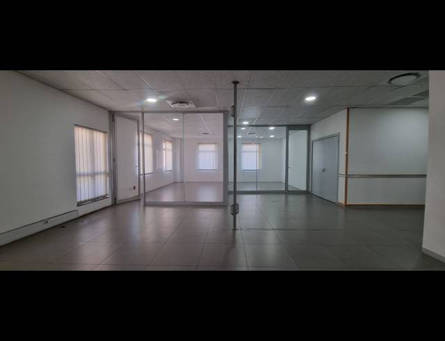 202M² OFFICE TO LET IN GLENWOOD